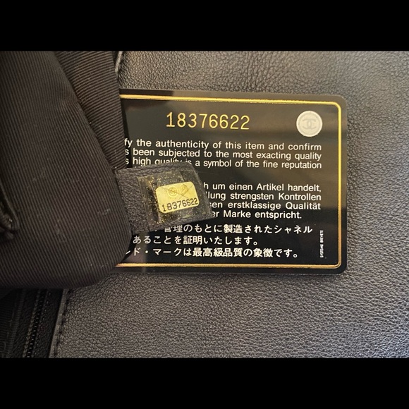 Chanel Jumbo Le Boy in Caviar Leather - Picture 11 of 12